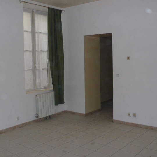  Annonces NIMES : Appartement | NIMES (30900) | 41 m2 | 437 € 