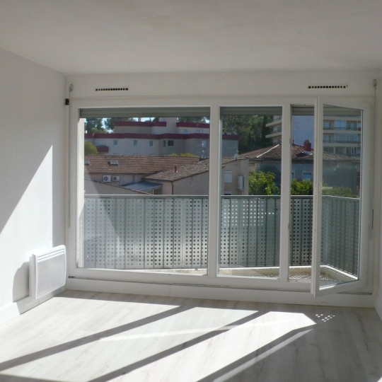  Annonces NIMES : Appartement | NIMES (30900) | 35 m2 | 576 € 