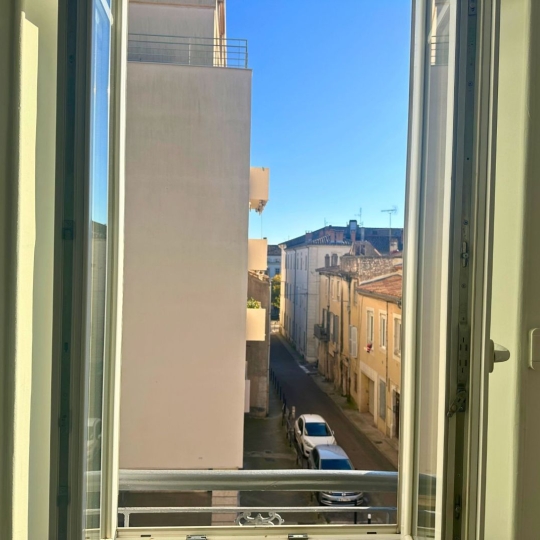  Annonces NIMES : Appartement | NIMES (30000) | 55 m2 | 850 € 