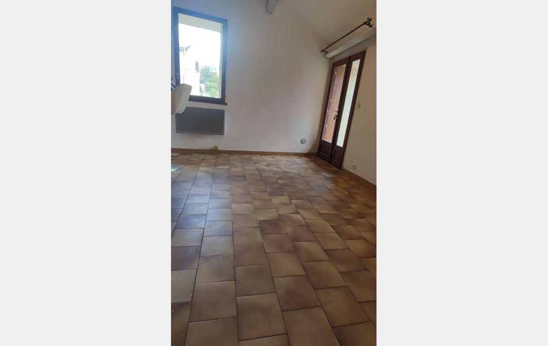 Annonces NIMES : Appartement | SAINT-MAXIMIN (30700) | 40 m2 | 550 € 