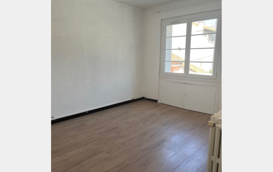 Annonces NIMES : Appartement | NIMES (30900) | 57 m2 | 600 € 