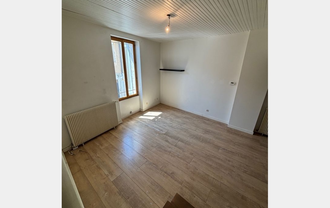 Annonces NIMES : Maison / Villa | NIMES (30900) | 62 m2 | 780 € 