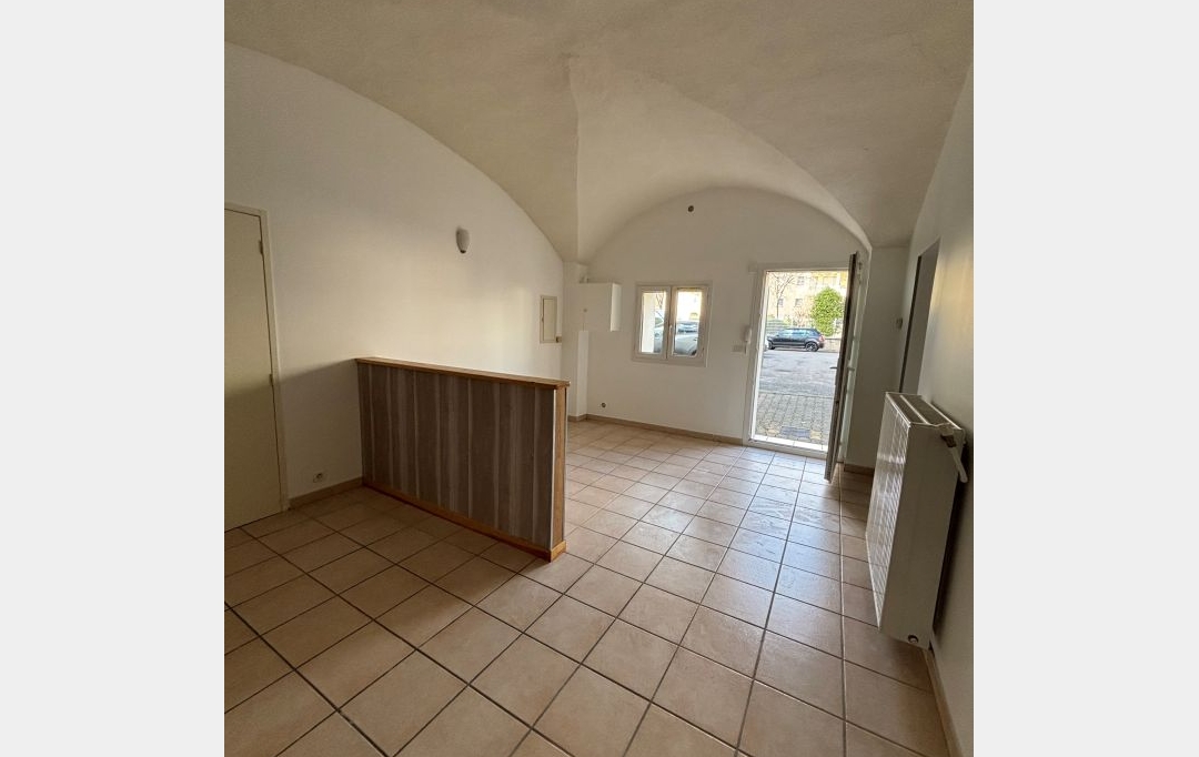 Annonces NIMES : Appartement | NIMES (30900) | 59 m2 | 610 € 