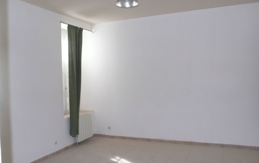 Annonces NIMES : Appartement | NIMES (30900) | 41 m2 | 437 € 