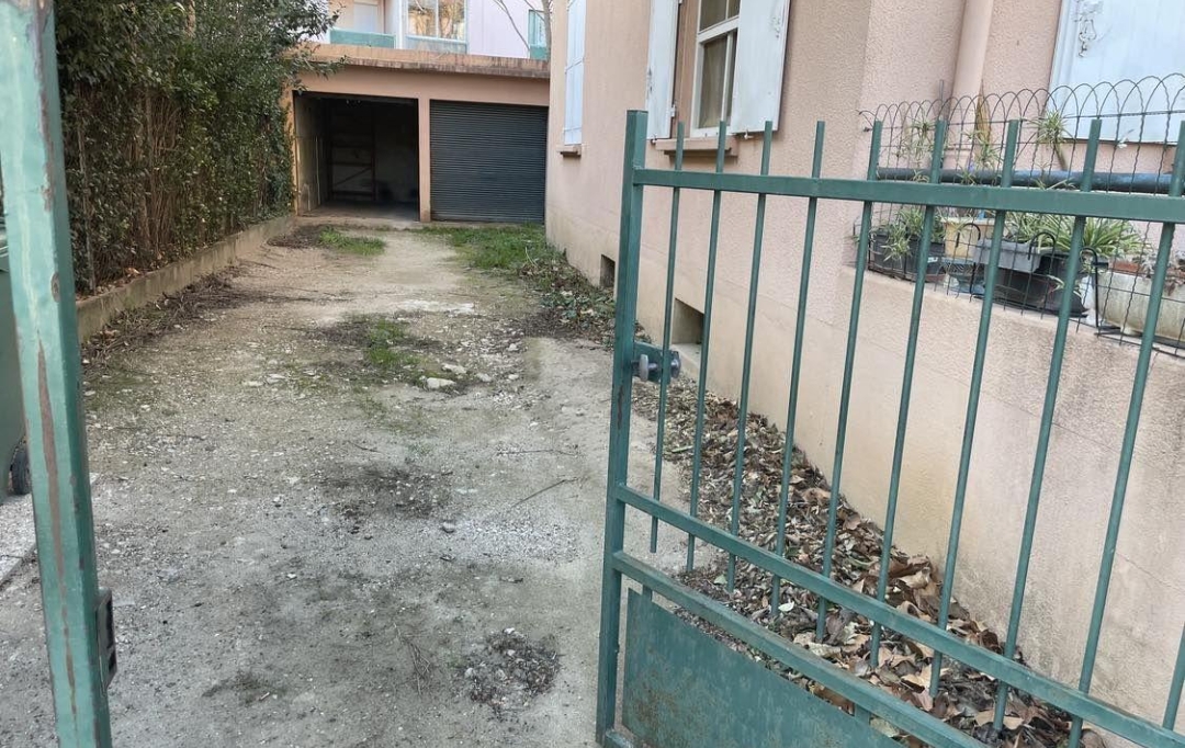 Annonces NIMES : Parking | NIMES (30000) | 12 m2 | 80 € 