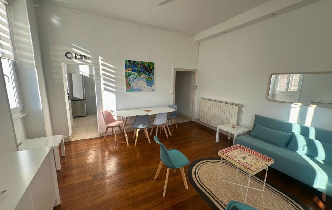 Annonces NIMES : Appartement | NIMES (30000) | 55 m2 | 850 € 